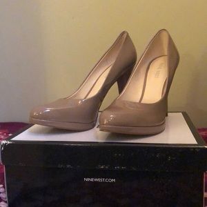 NWT Nine West Neutral West Rocha Pumps